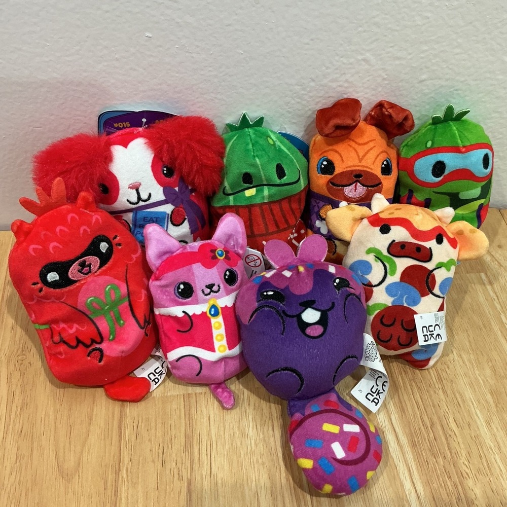 8x Dogs vs Squirls 4" Cave Squirrel  Cats Pickle Cows Alien Bird Some New w/ Tag